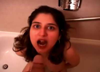 Maa ki lodi, muh idhar hi rakh mujhe pata hai maza aata hai jab thookta hai tujh par mai. Maa ki lodi bhul mat yehi aukaat hai teri mere thook, moot, cum ko chatne layak hai tu samjhi 2 kodi ki chinaal aur mai kahi bhi thooku tere jism par vo meri marzi. 