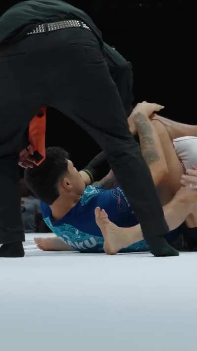 Brazilians are getting triangled left and right!