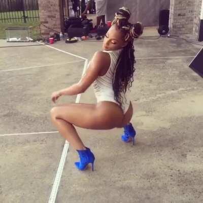 Since ya'll scared to unfollow her and start the movement... this the best we gonna get