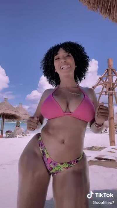 My dick would STAY hard 24/7 around this super bad bitch💯