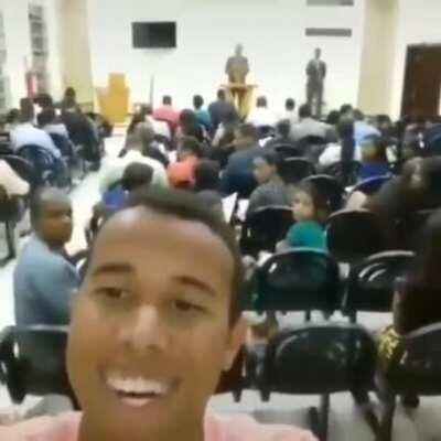 Eu no culto de hoje! rsrsrsrsr fiz uma pwgadonha com os irmãos da igreja gostaro? Que jesus lhes abensoe!