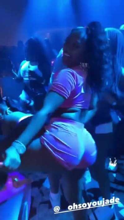 Twerk Compilation 🍑 - Sis Birthday 🎂