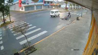 Two thieves tried to steal a bag, but the owner said not today.