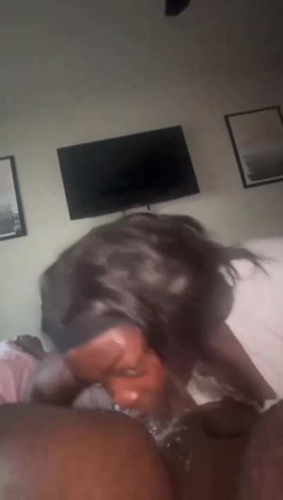 Get in the gym ni*ga, but she putting in work.