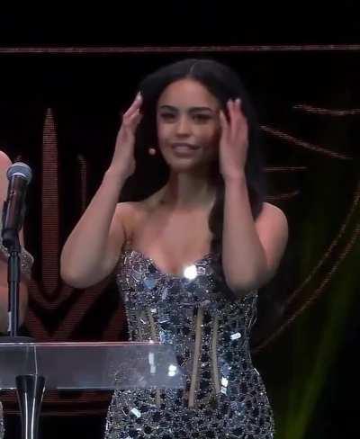 Rae’s absolutely stunning 😍