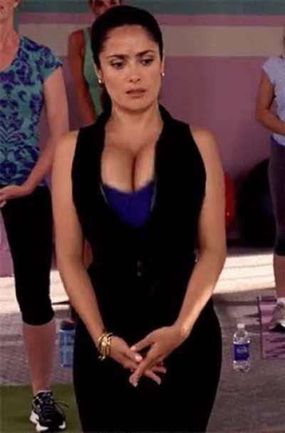 MILF Salma Hayek’s amazing tit jiggle