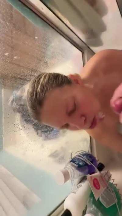 Facial gagging sound on!