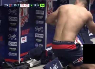 Footage of Victor Radley's unlucky injury from tonights game