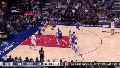 [Highlight] Kawhi Leonard follows up the poster with a filthy reverse layup!