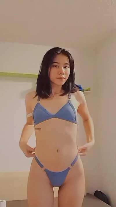 I want to fuck one lucky Redditor. Who wants to be the one?