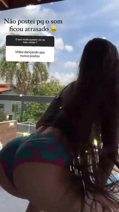 @julietaof , gostosa dms