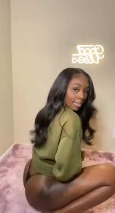 Let me sit on it bae