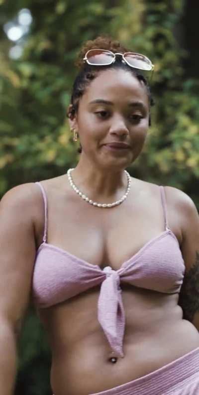 Kiersey Clemons