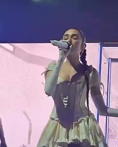 Ponytail Madison [Dublin]