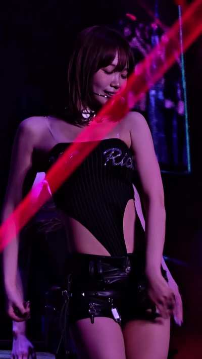 LE SSERAFIM - Chaewon