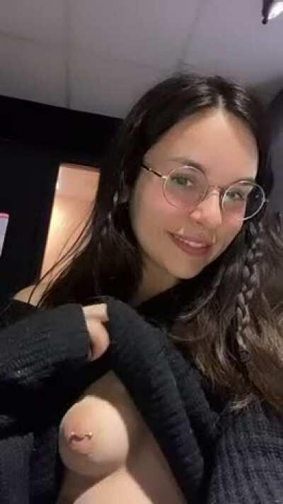 Just A Quick Flash At School 💯😏💦 Grab Her MEGA link in comments 👇 👇