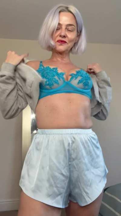 Would anyone cum to my nudes?