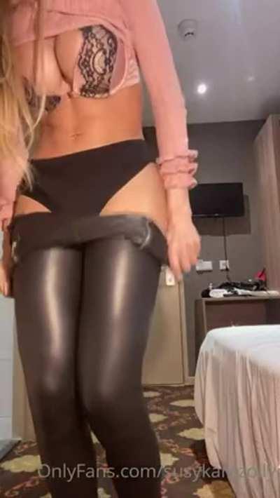 Shemale Cock Bulge Through Leather Leggins