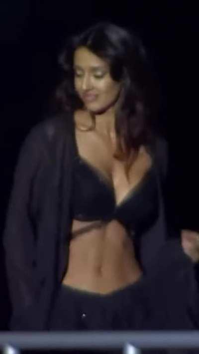 Kya bomb hai bc Disha Patani lund pagal kr deti hai fuckk! 🤤🔥💦