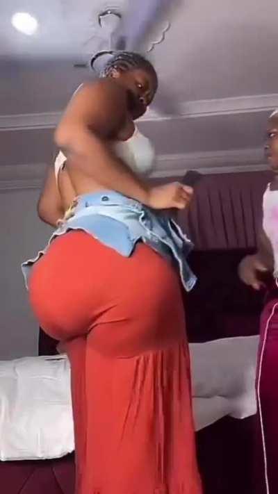 Big Ol Ass @SheenaGakpe