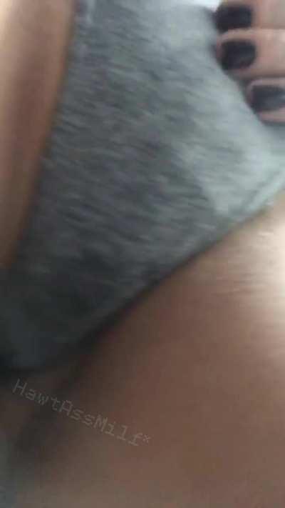 the older Im getting the wetter my pussy is 💦