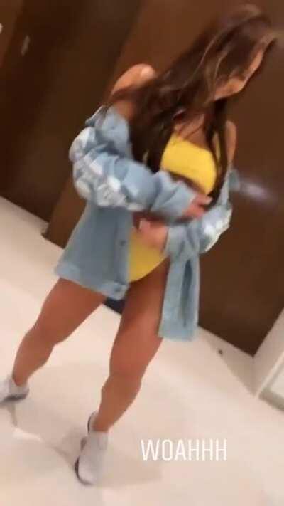 Showin off the sexy dance moves