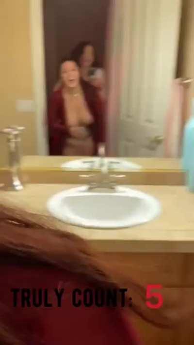 What do you think (her free album in the comment )