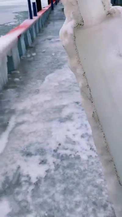 Here ya go, the ACTUAL Ice Breaking clip :)