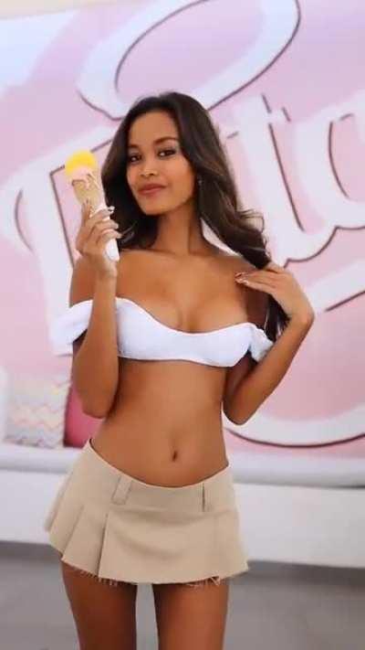 Ms. C!nta continues her Instagram peeks