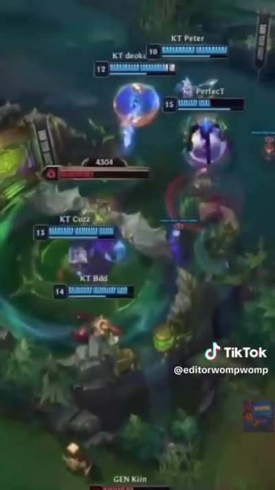 credit: @editorwompwomp