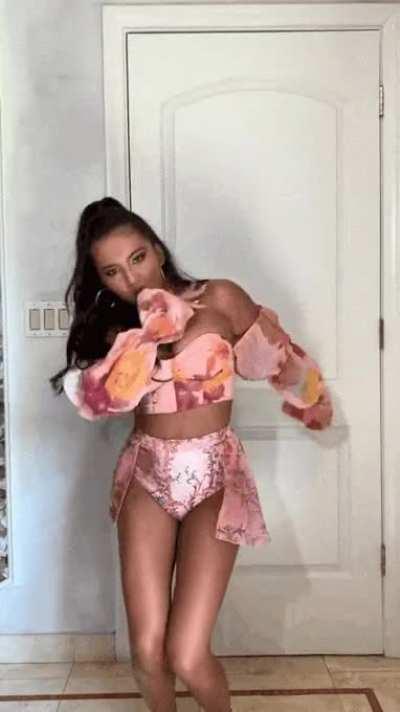 Isabela Merced is just too fucking sexy