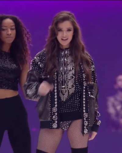 Her body with this outfit is just🔥😍👌