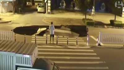 Dustcloud rises slowly