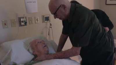 Man sings to 93 year old dying wife - Just go straight for the beach towel with this one