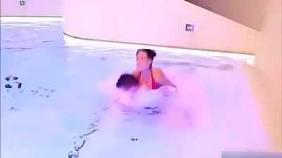 Underwater Headscissors