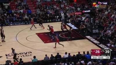 [HIGHLIGHT] Patrick Williams puts Jaquez Jr. on a poster!