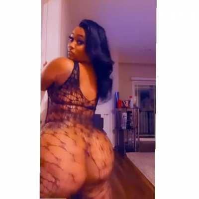 Thicky Minaj sexy ass