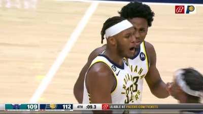 [Highlight] Myles Turner meets Mason Plumlee at the summit for the SMOTHERED CHICKEN block!