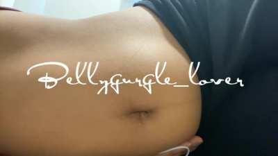 2:36 is definitely the hottest gurgle. Instant turn on🤤 but this is one of my best belly vids. Definitely the noisiest 😘😏
