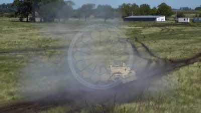 Tanque TAM 2C A2 del Ejército en acción