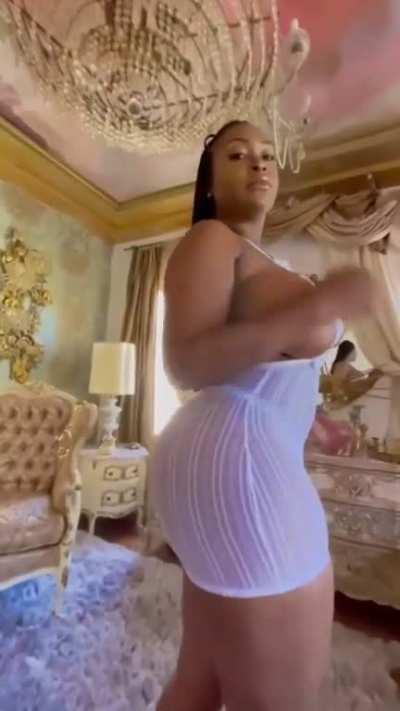 IG: _ pantyplatter , various curve sexy girls 😏