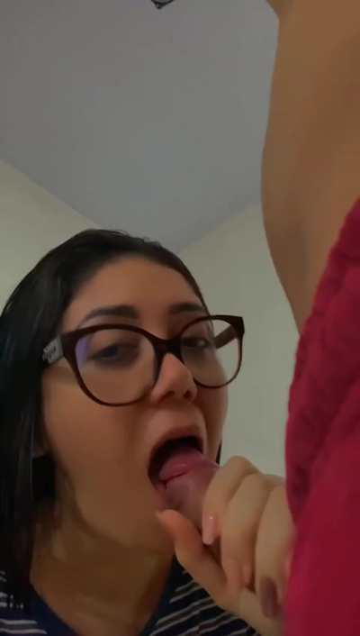 nada como esquentar com um bom boquete 😋