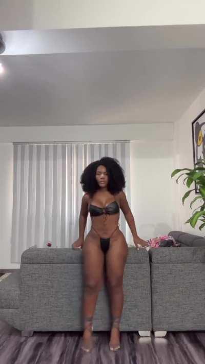 Julybubbleeeeeees (@julybubblesd1.1)