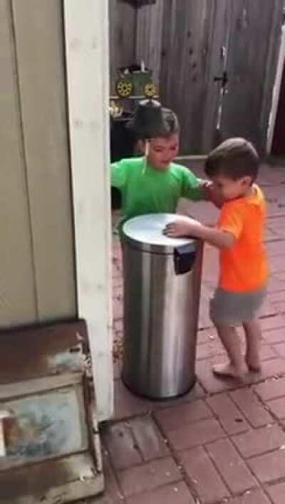 براءة الاطفال 😅😂😂