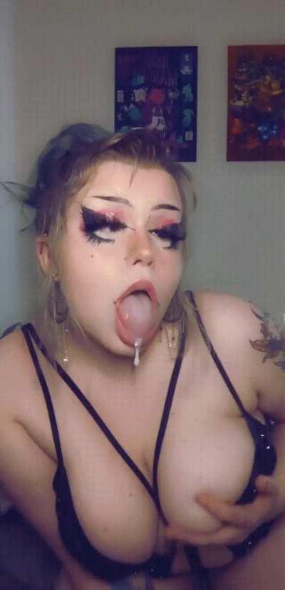 The face I'd pull while you fuck me in doggy 🤤😈