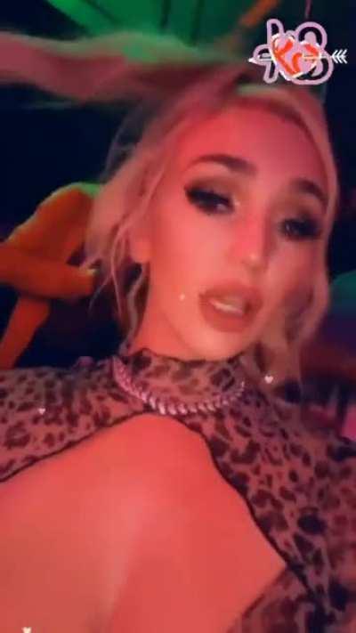 💥ʙᴀʀʙɪᴇ ʜᴏᴛ💥