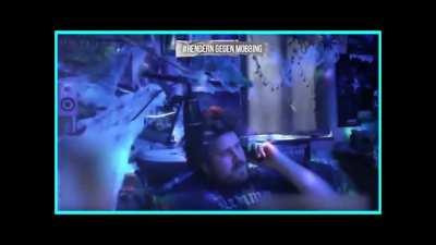 Wenn du Samstag vormittag in Unterhosen mit Bier und Kippe aufm Balkon sitzt und plötzlich dein Chef anruft