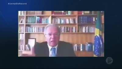 A Record detonando o Paulo Guedes numa retrospectiva com as declarações infelizes do ministro.