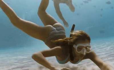 Jessica Alba's nice ass in 