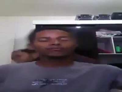 Meu amigo: cortei o cabelo Man eu automaticamente: